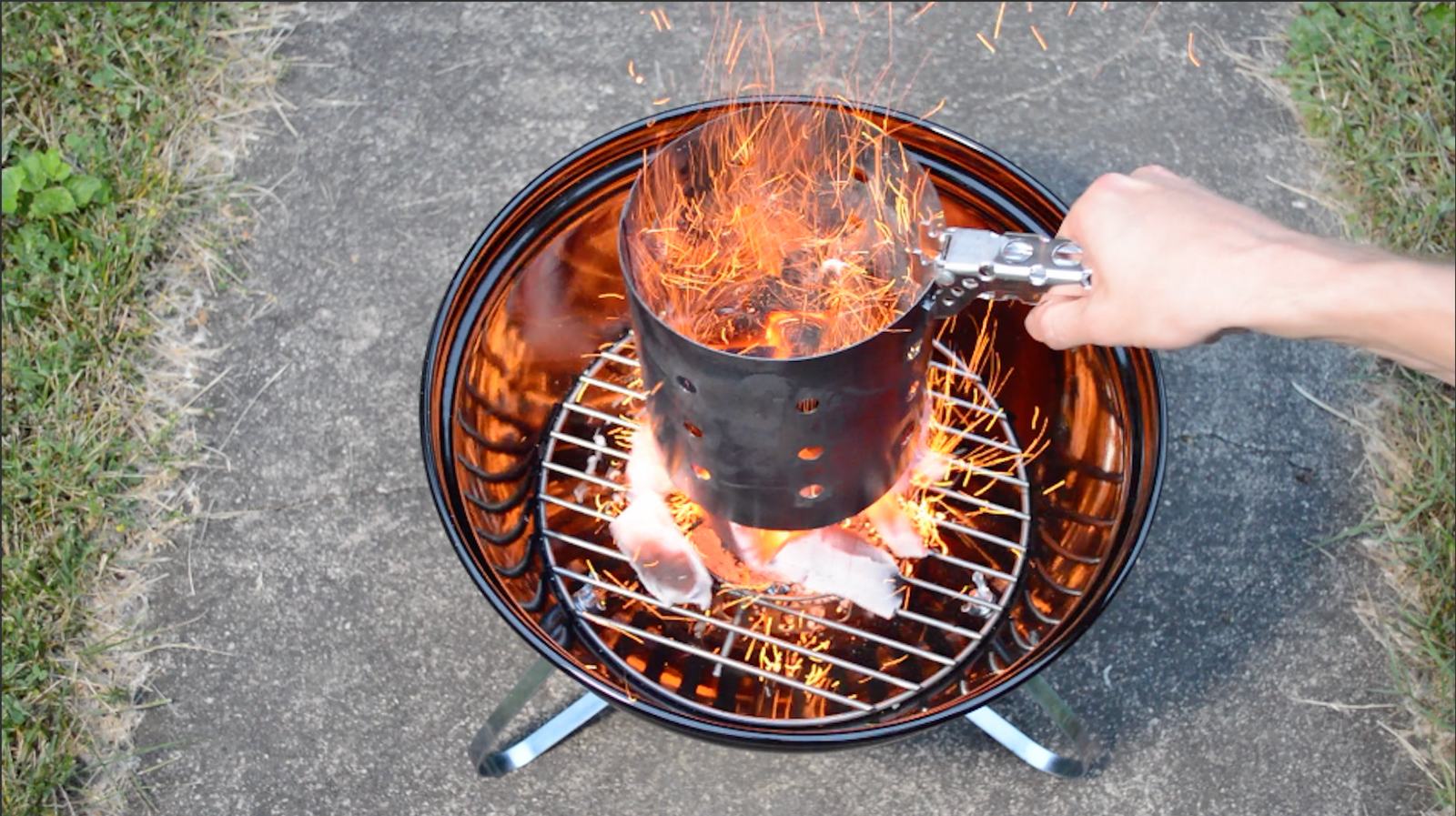 Trying out the Bullseye 14 Charcoal Starter(Live on Kickstarter) With QuickSurvive Fire Starters